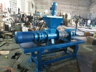 畜禽糞便處理機如何解決污染問題 畜禽糞便處理機如何解決污染問題